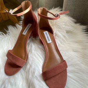 Steve Madden Irene faux suede sandal. Size 7. Like new!
